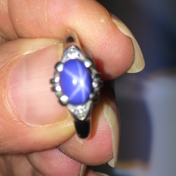 Vintage Precious Star Sapphire gem, set in 10K white gold, size 5 1/2 ap… - Picture 2 of 5